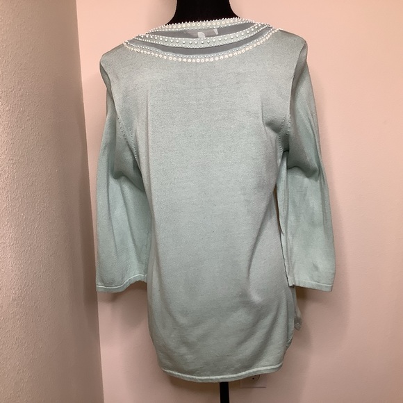 LOWEST PRICE Lightweight sweater w stunning detail - Picture 2 of 15